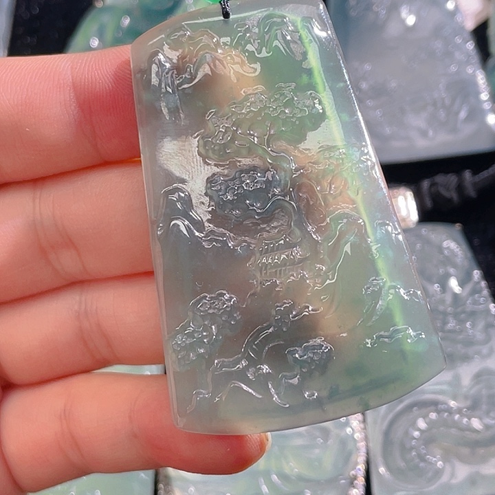 翡翠颈饰未镶嵌47，