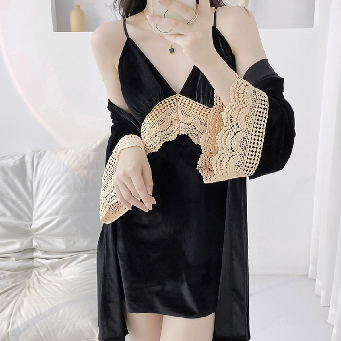 （俏佳人）金丝绒秋冬带胸垫性感蕾丝美背吊带睡裙睡袍ins风家居服
