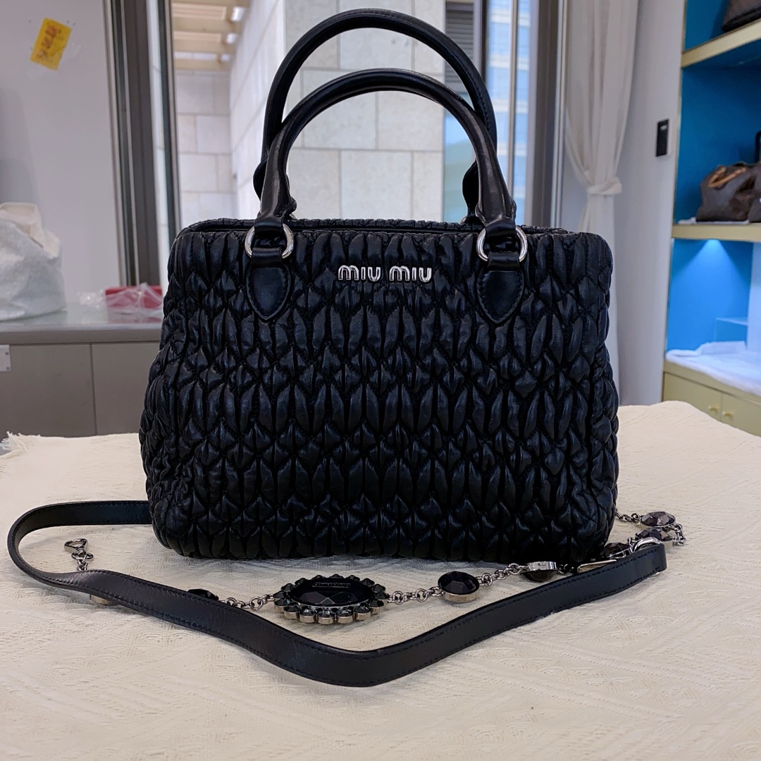 95新  MIU MIU/缪缪褶皱包黑色珍珠链条双肩带单肩女包 13463052