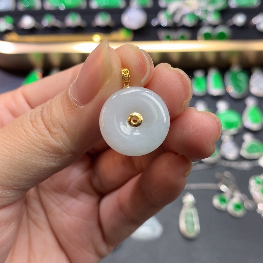 翡翠吊坠(不含链)18K金镶嵌