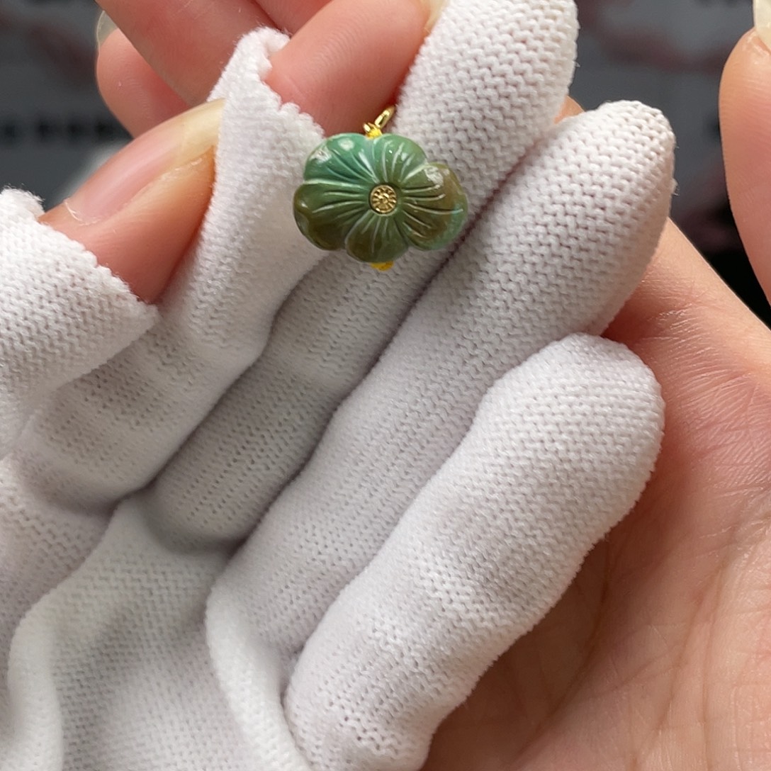 绿松石未镶嵌挂件