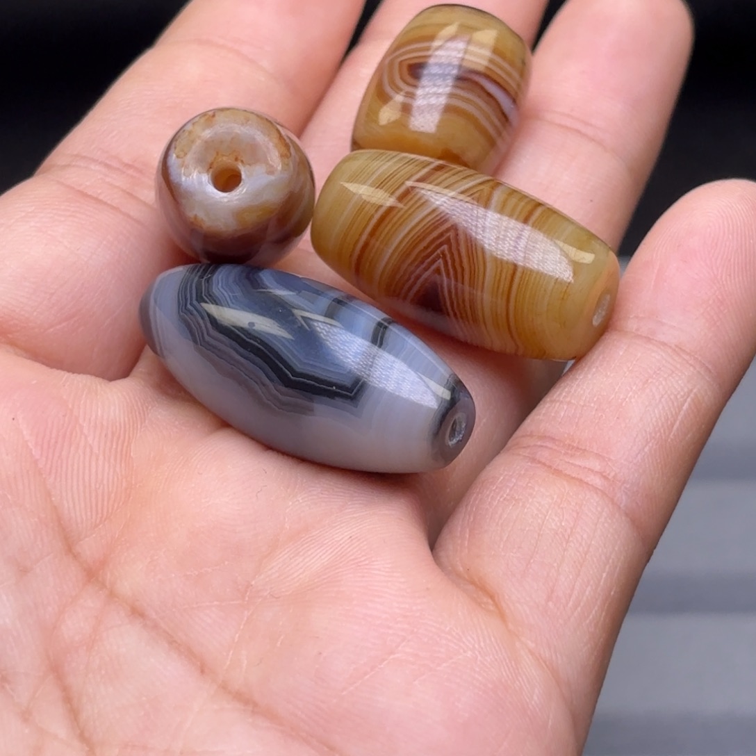 麦****玛瑙/玉髓未镶嵌颈饰