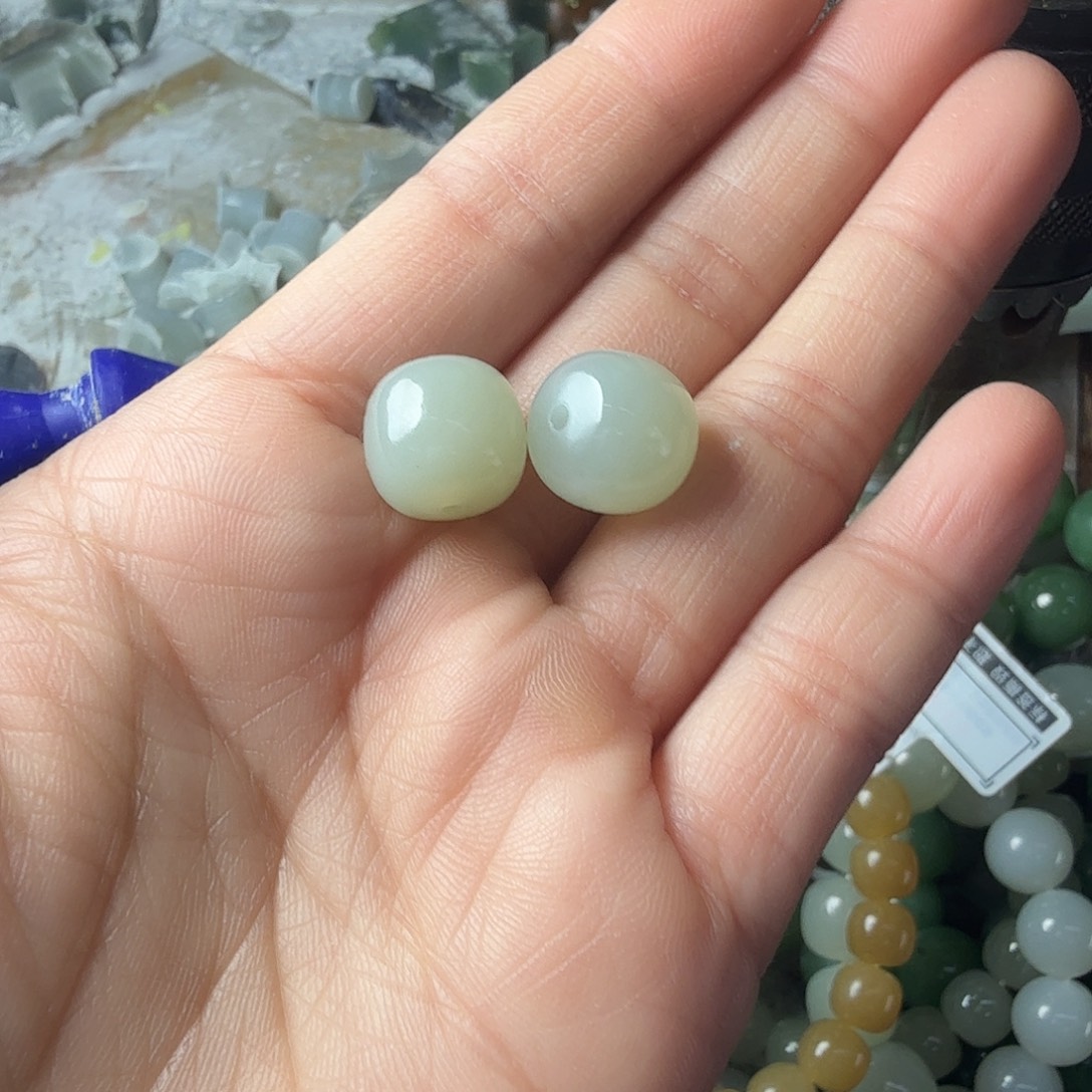 平***安和田玉未镶嵌手链