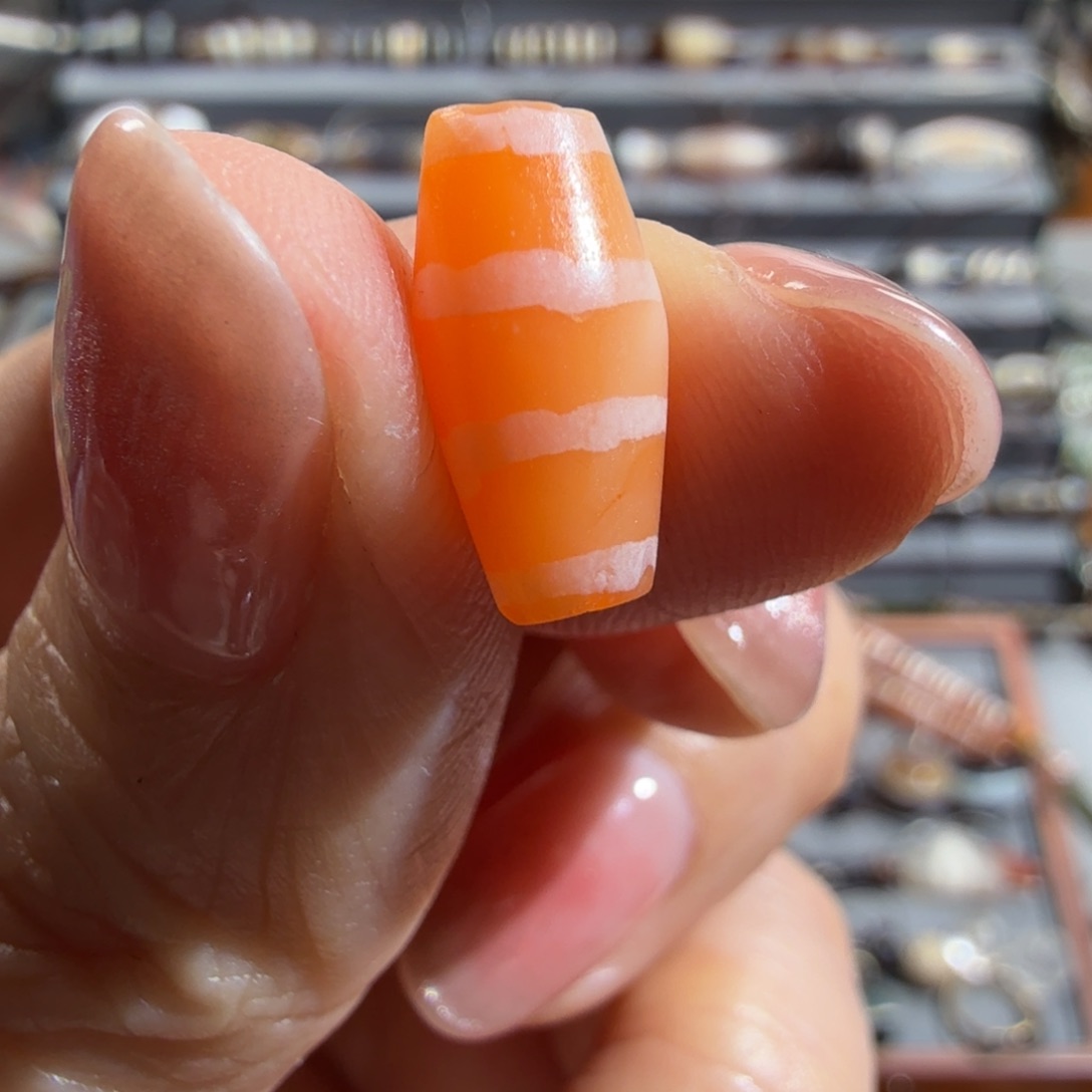 石英质玉红玉髓未镶嵌白***柜