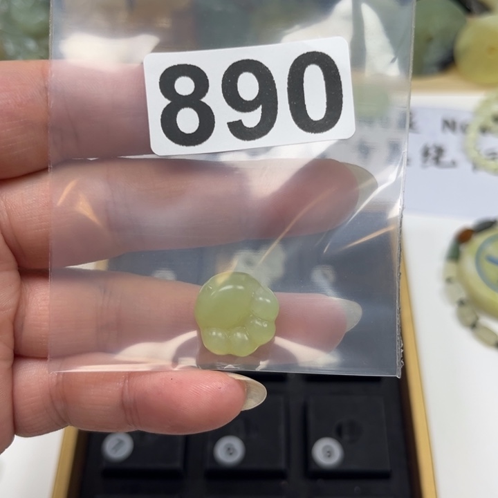 蛇纹石玉未镶嵌珠宝半成品