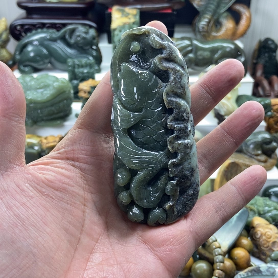 岫岩河磨玉（透闪石质玉）未镶嵌把件