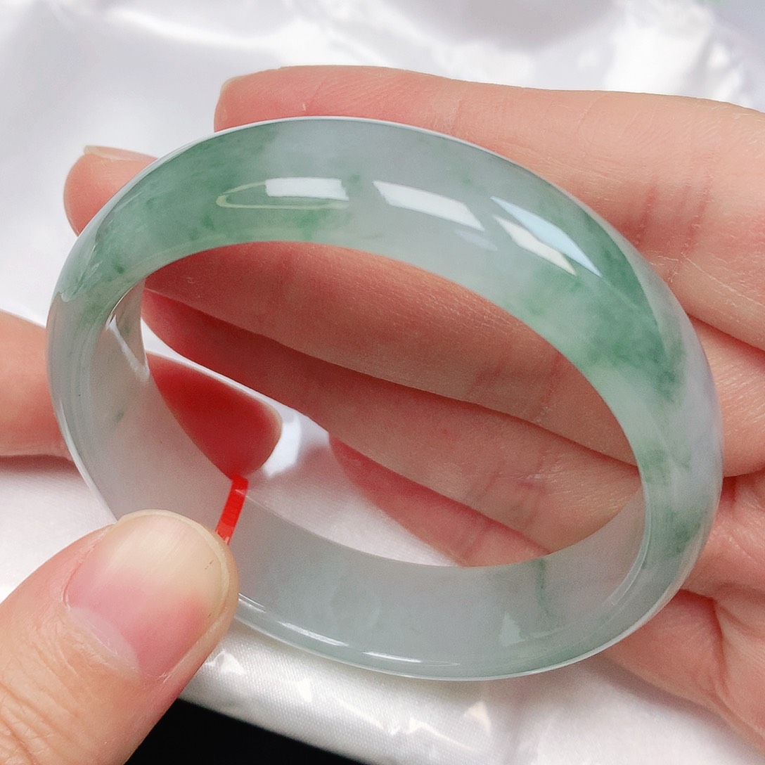 翡翠手镯未镶嵌抖音675