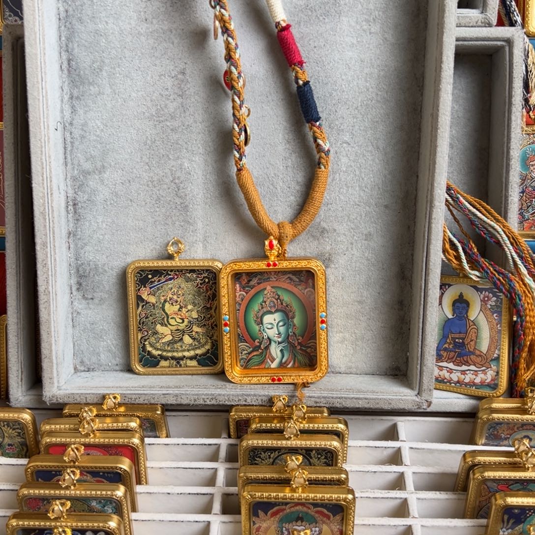 辛***弦吊坠双面 绿度母 不动