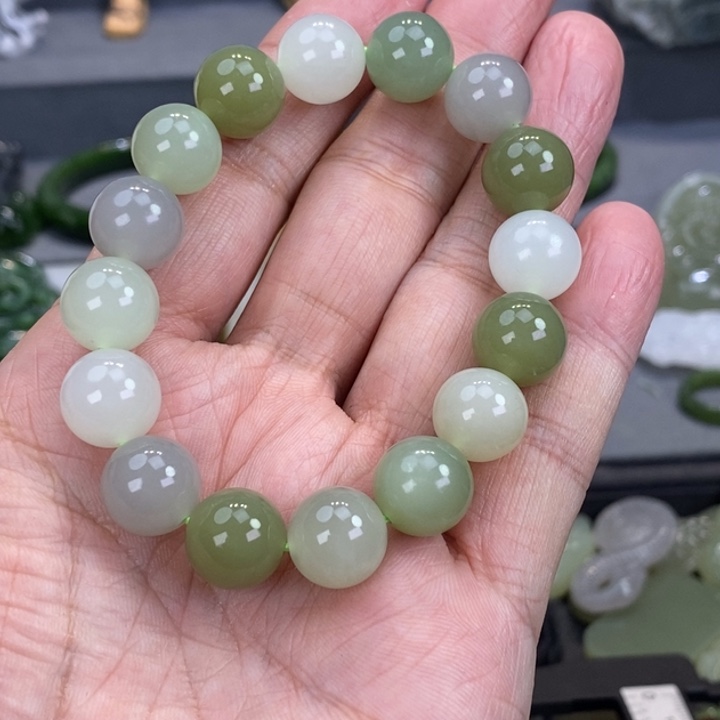 和田玉颈饰未镶嵌