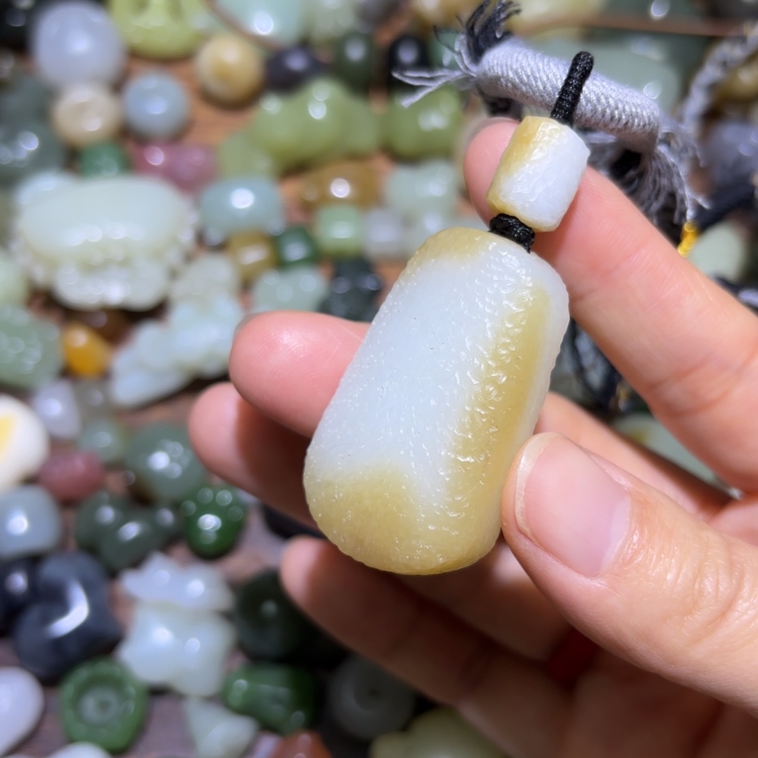 和田玉未镶嵌珠宝半成品