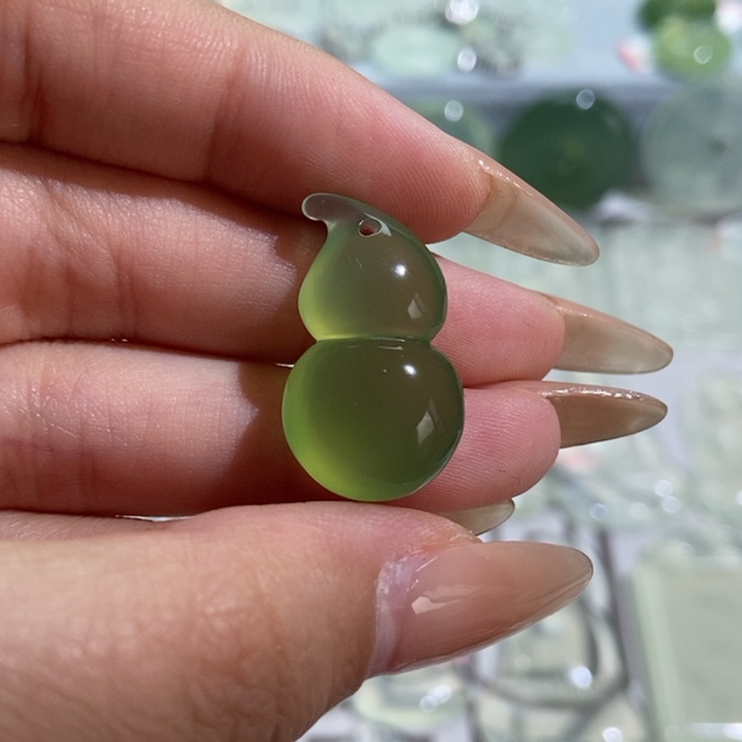 【闪购商品】蛇纹石玉颈饰未镶嵌