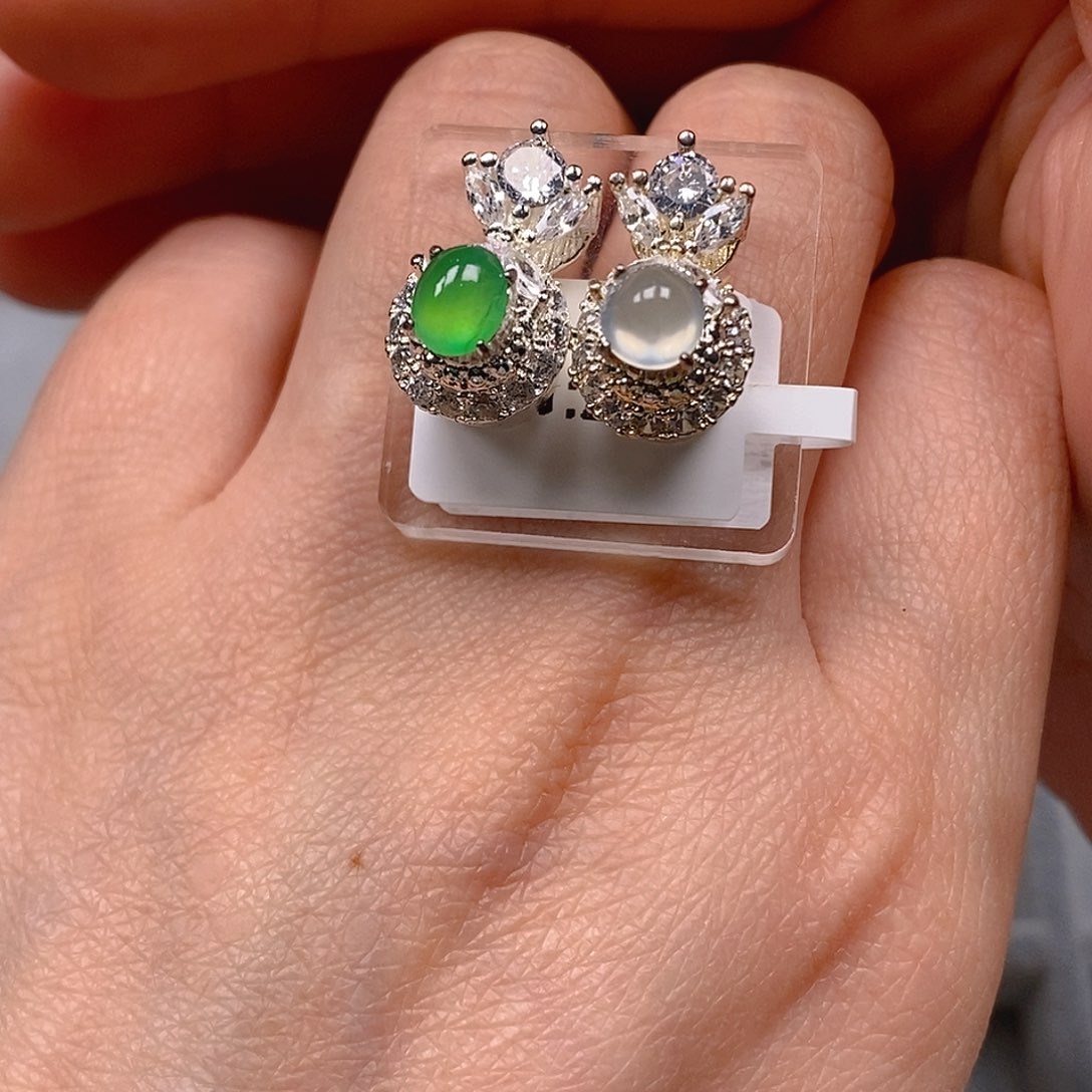 翡翠耳饰未镶嵌翡翠蛋面