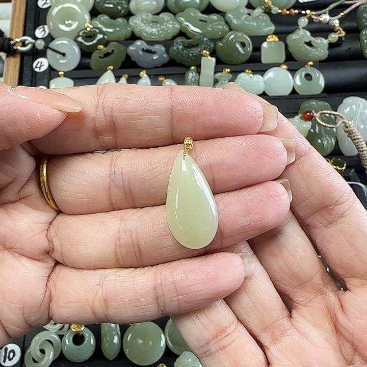 和田玉18K金镶嵌吊坠(不含链)