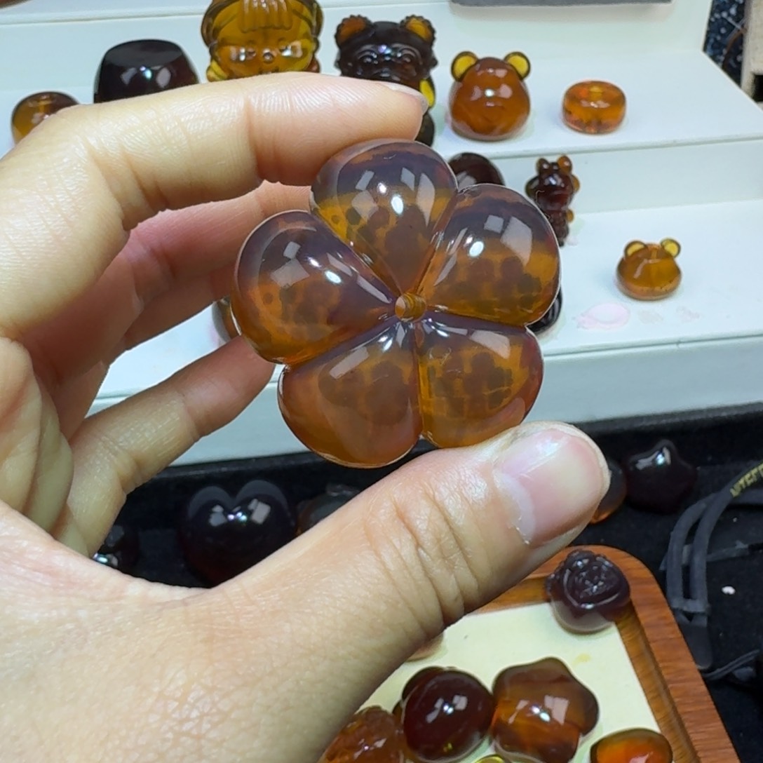 未镶嵌颈饰琥珀琥珀