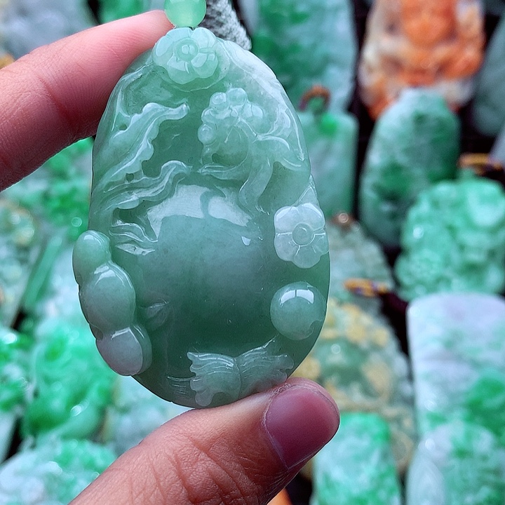 翡翠吊坠(不含链)未镶嵌