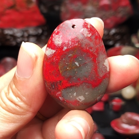 昌化鸡血石昌化鸡血石挂件