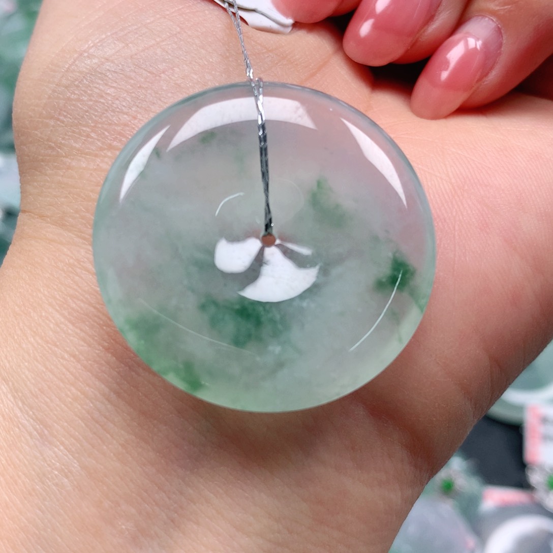 翡翠颈饰未镶嵌天然翡翠