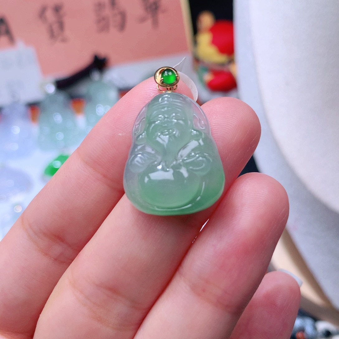 颈饰18K金镶嵌翡翠财神爷