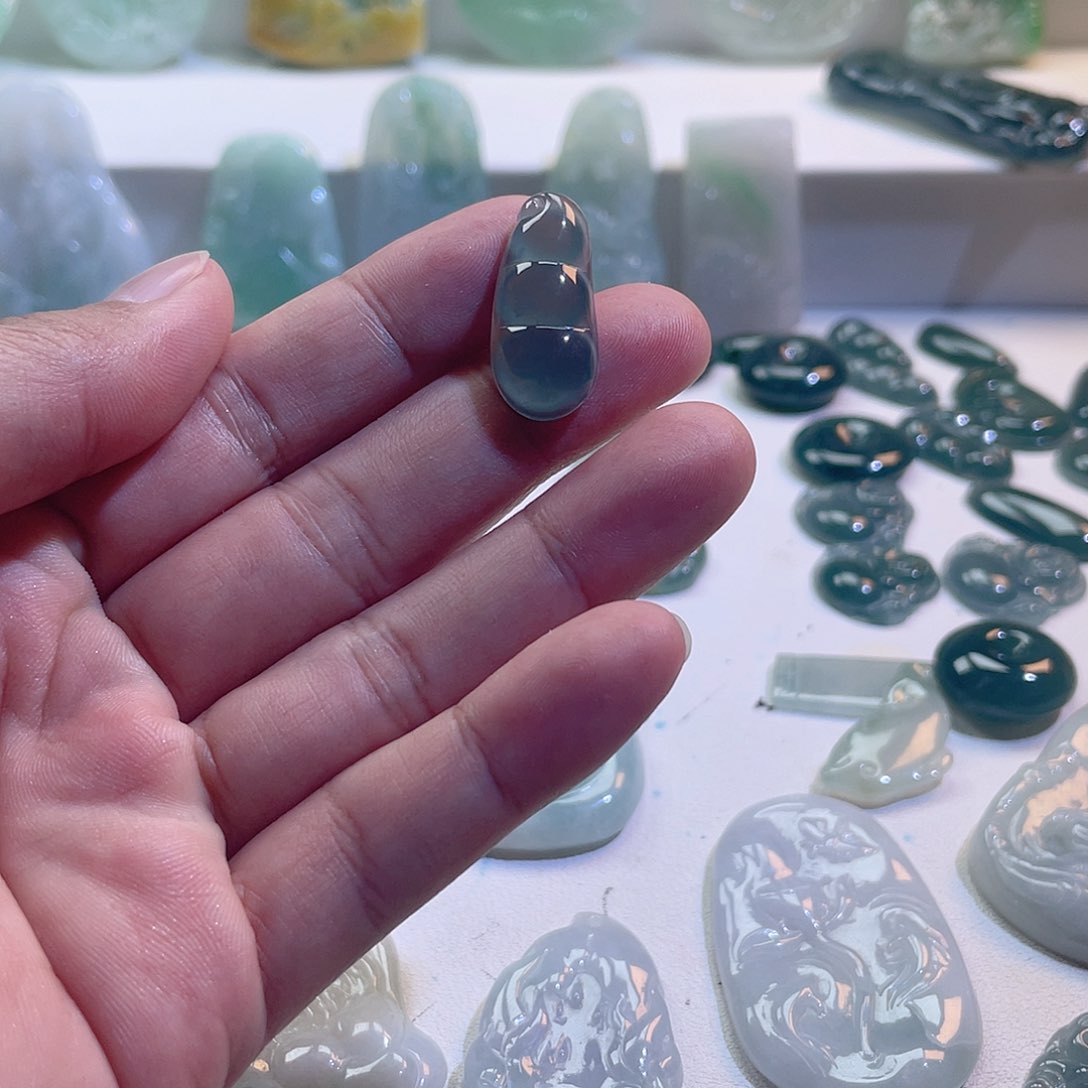 翡翠颈饰未镶嵌翡翠挂件