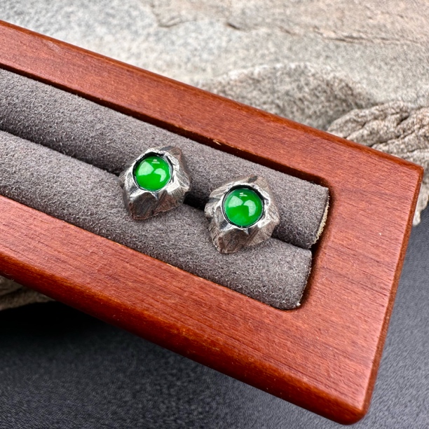 “豪鬼”AKUMA 高冰阳绿耳钉 天然缅甸翡翠 贡山商店