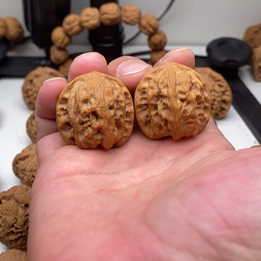 文玩核桃吊坠野狼35