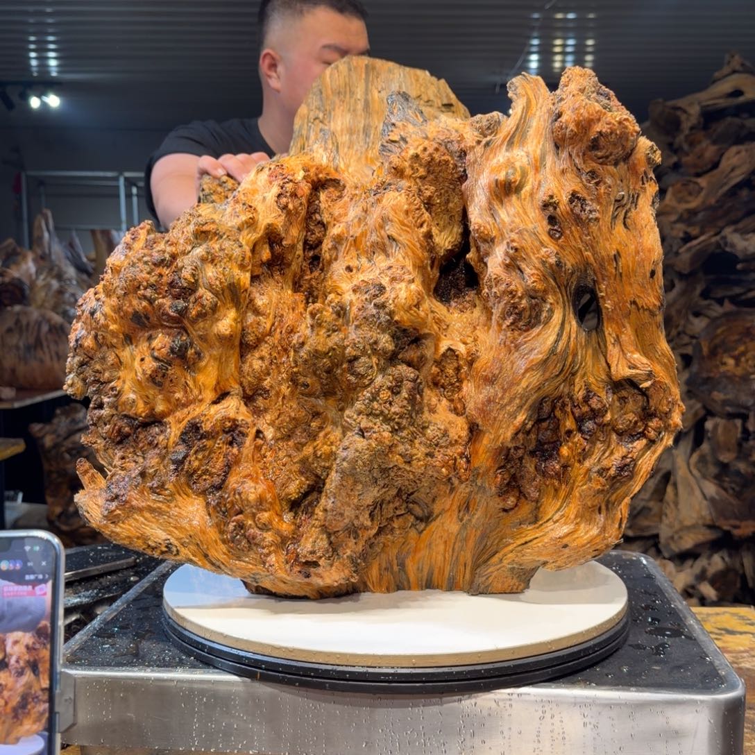 德***饰木王一刀琥珀木摆件133