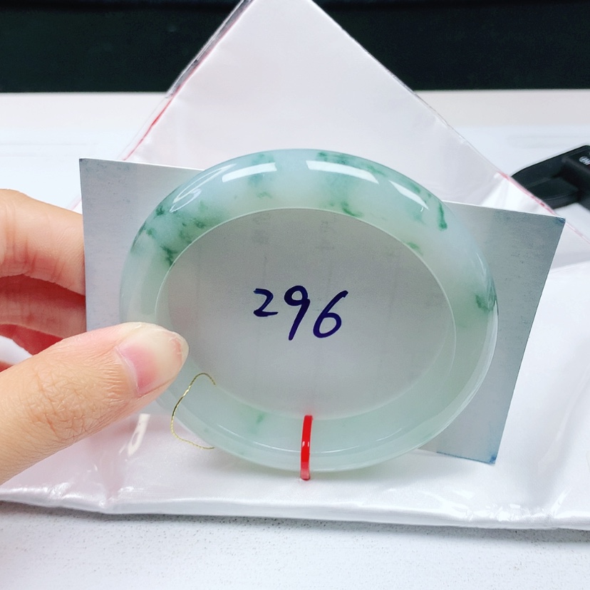 【闪购商品】翡翠手镯未镶嵌56.3圈