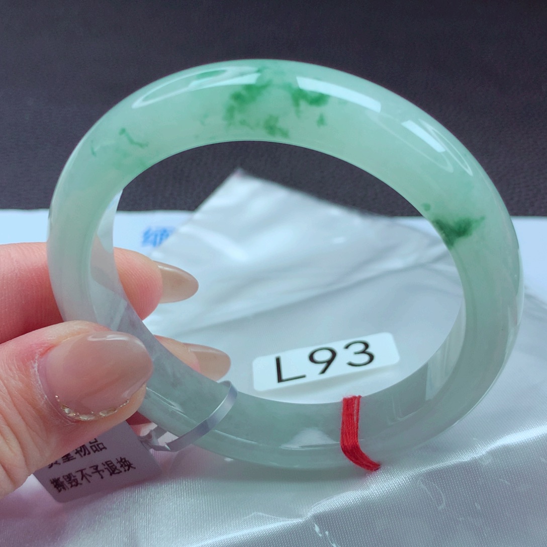 翡翠手镯未镶嵌手镯88