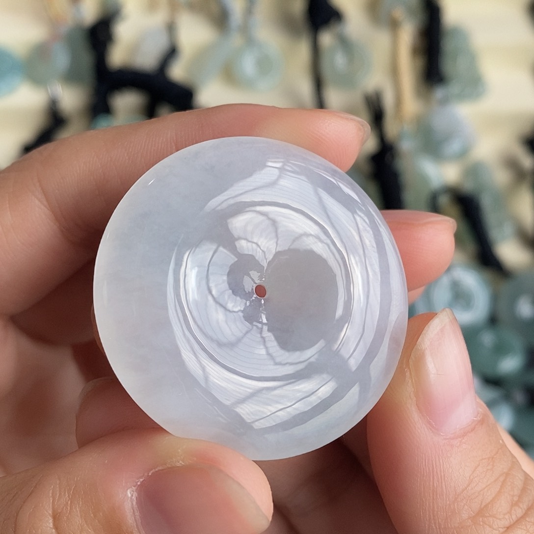 翡翠颈饰未镶嵌翡翠首饰