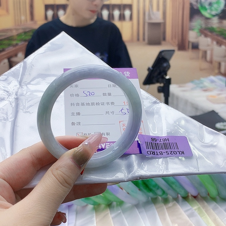 翡翠手镯未镶嵌ssowwkwmwmnw