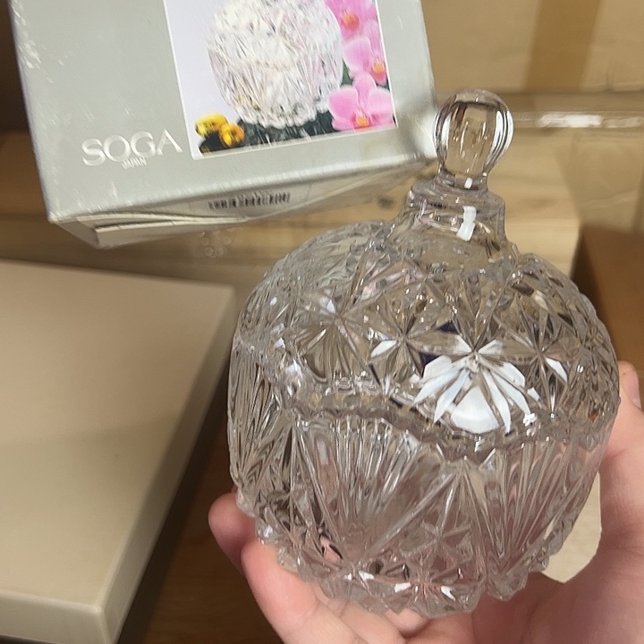 瓷片水晶盖罐瓷器瓷器瓷器