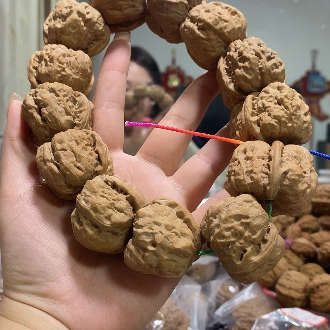 把件文玩核桃可**?蛤蟆头手持有黄