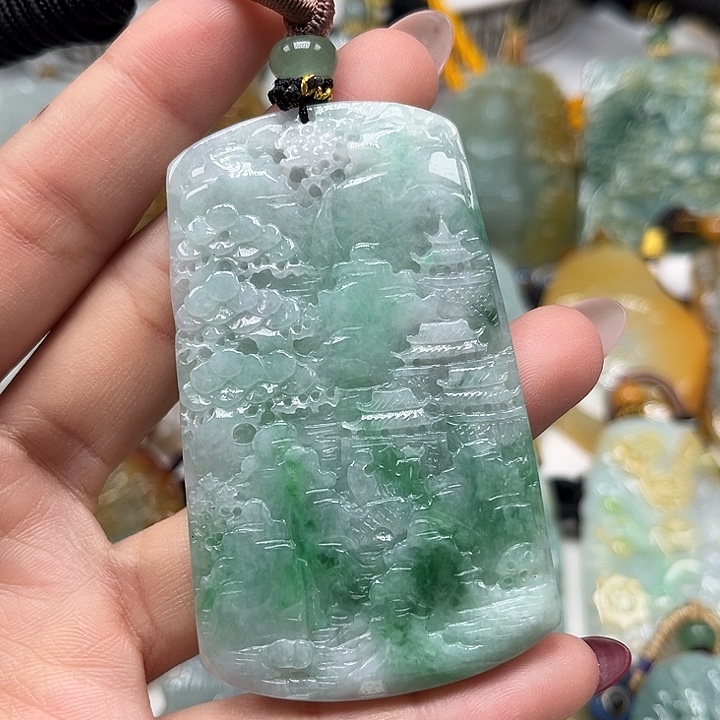 翡翠未镶嵌颈饰山水牌