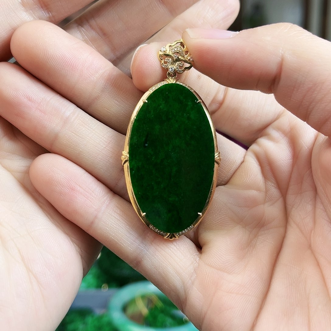 翡翠颈饰18K金镶嵌吊坠