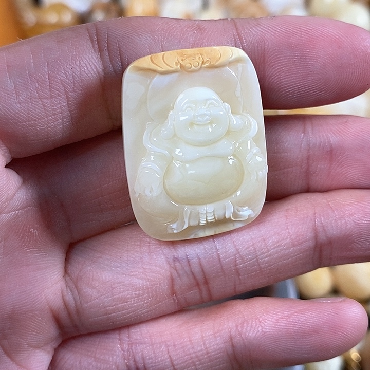 琥珀裸石未镶嵌我