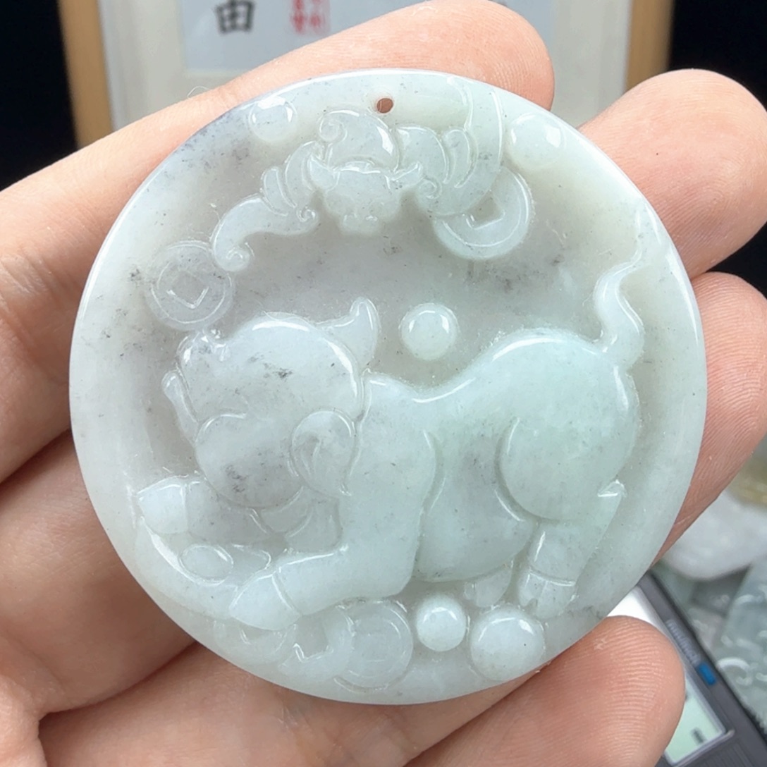 翡翠挂件未镶嵌翡翠