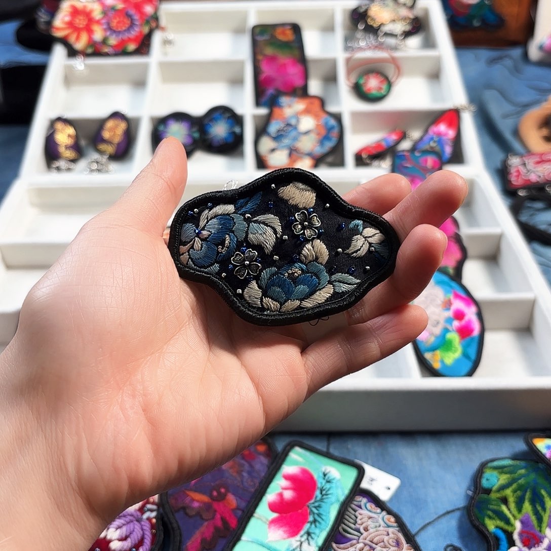 织绣涵***活手工刺绣工艺