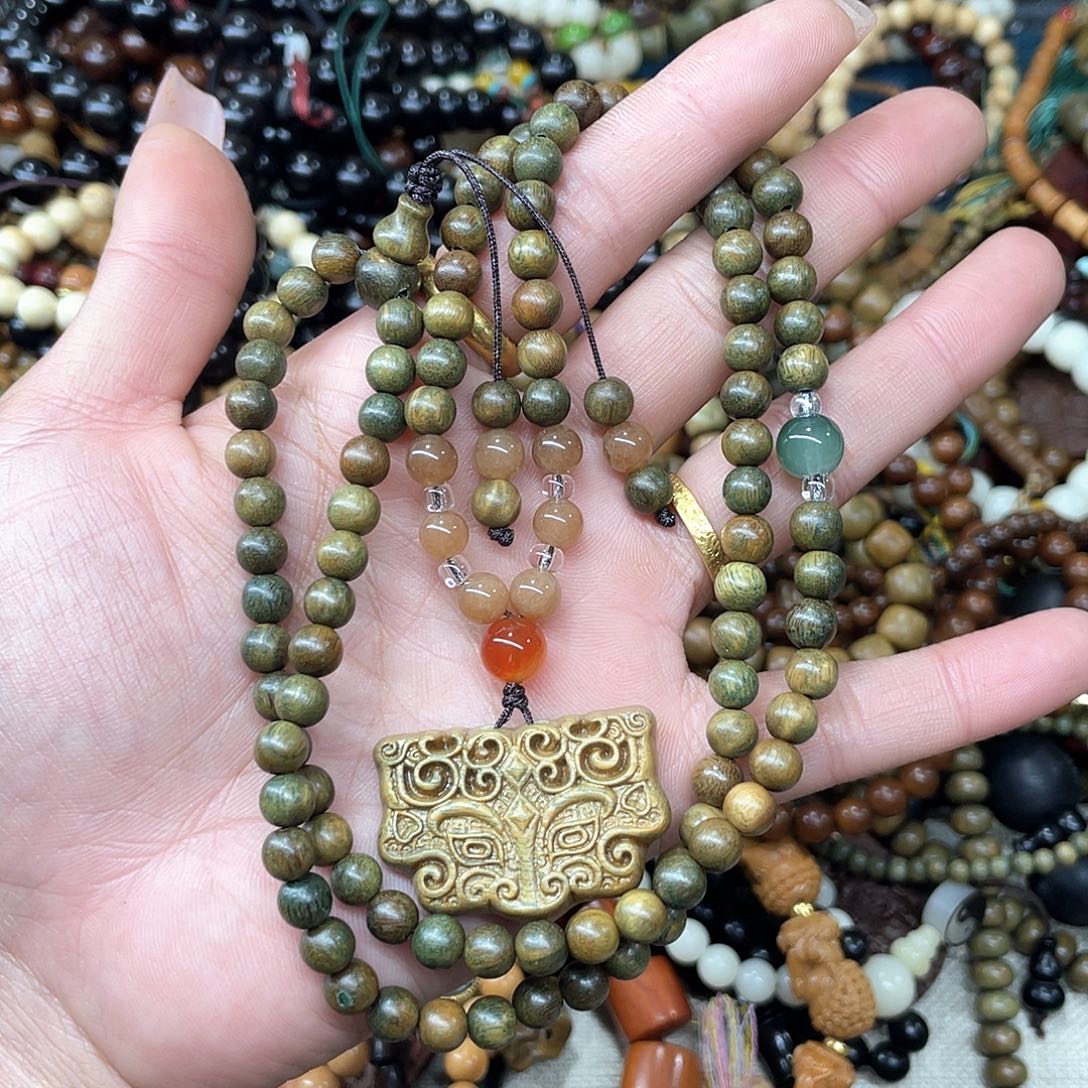 维腊木（绿檀）无事牌