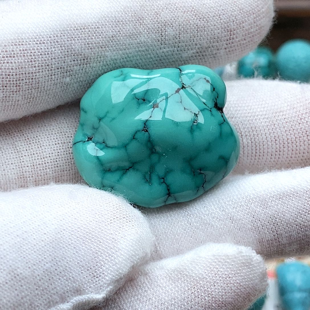 秋****绿松石未镶嵌珠宝奇石