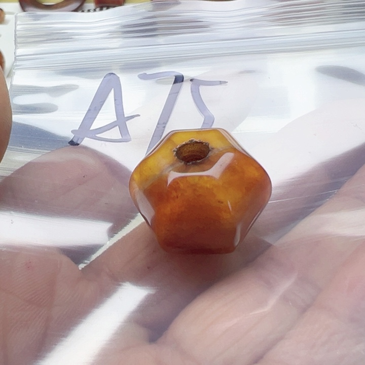 Y****玛瑙/玉髓手链未镶嵌