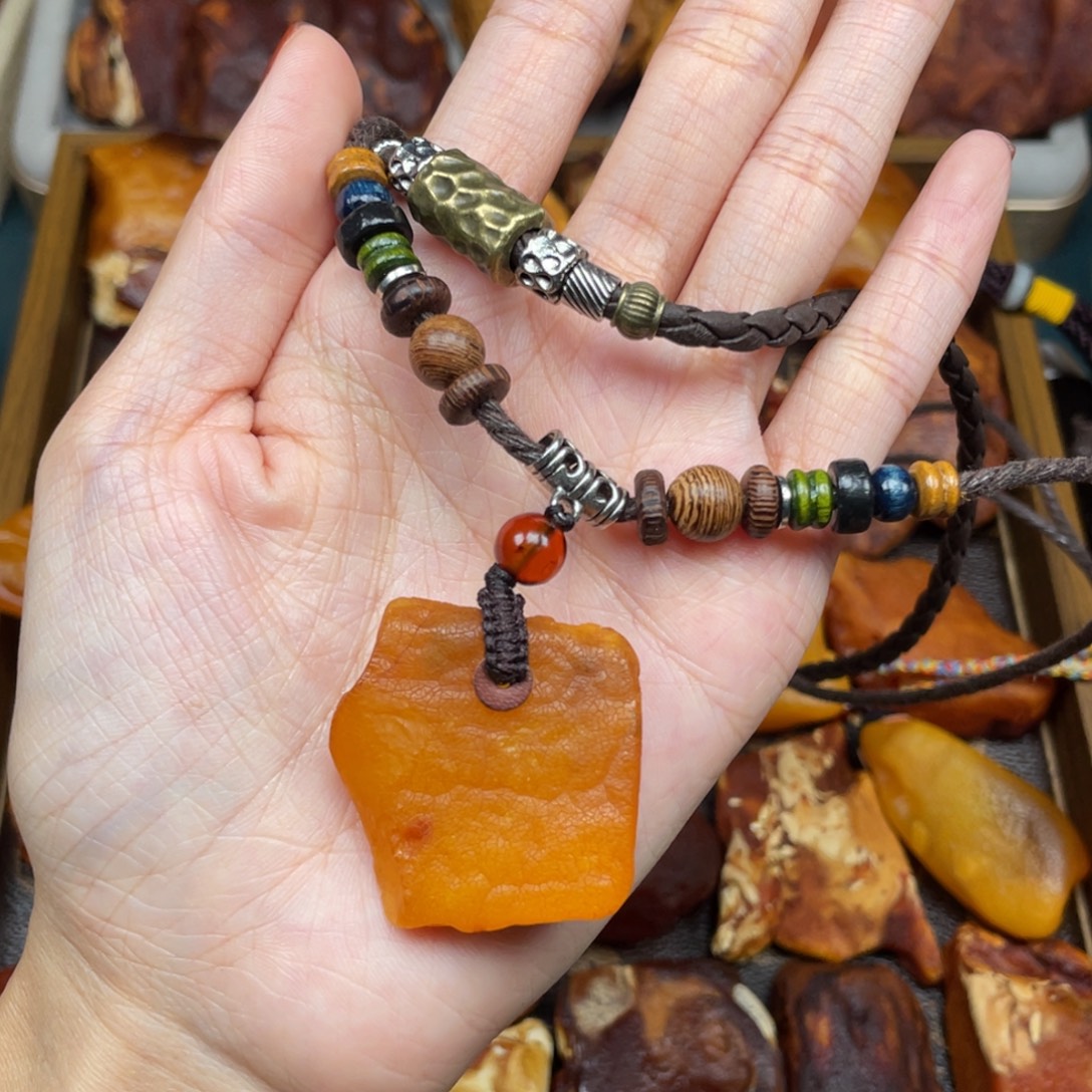 琥珀未镶嵌珠宝奇石