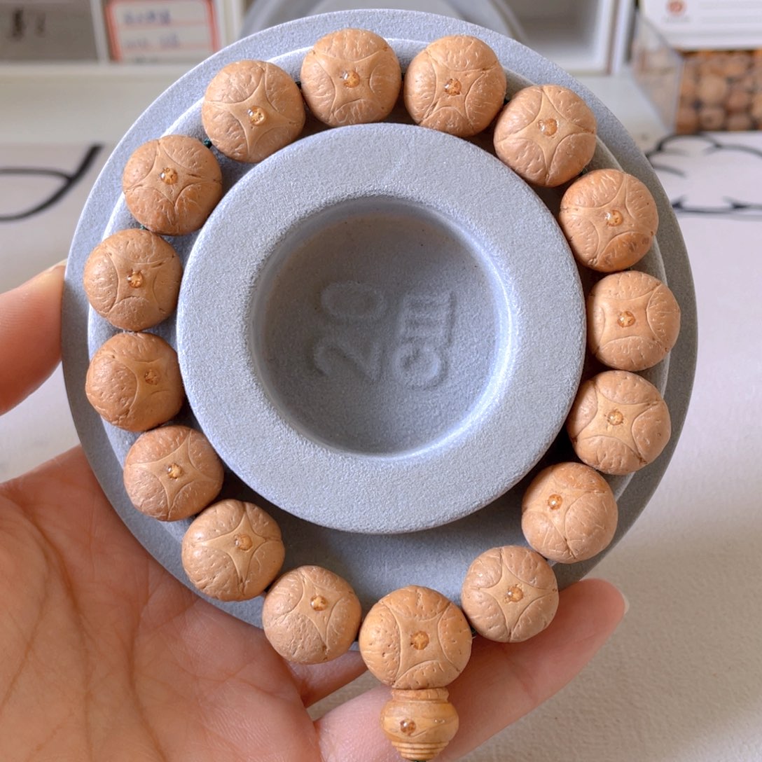 麒麟眼菩提手串7@6996，16左右