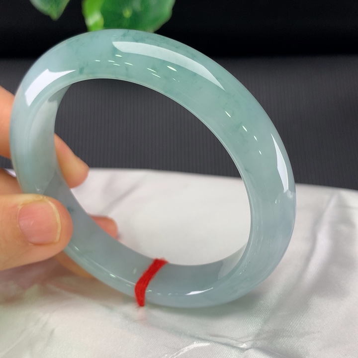 翡翠未镶嵌手镯正圈58