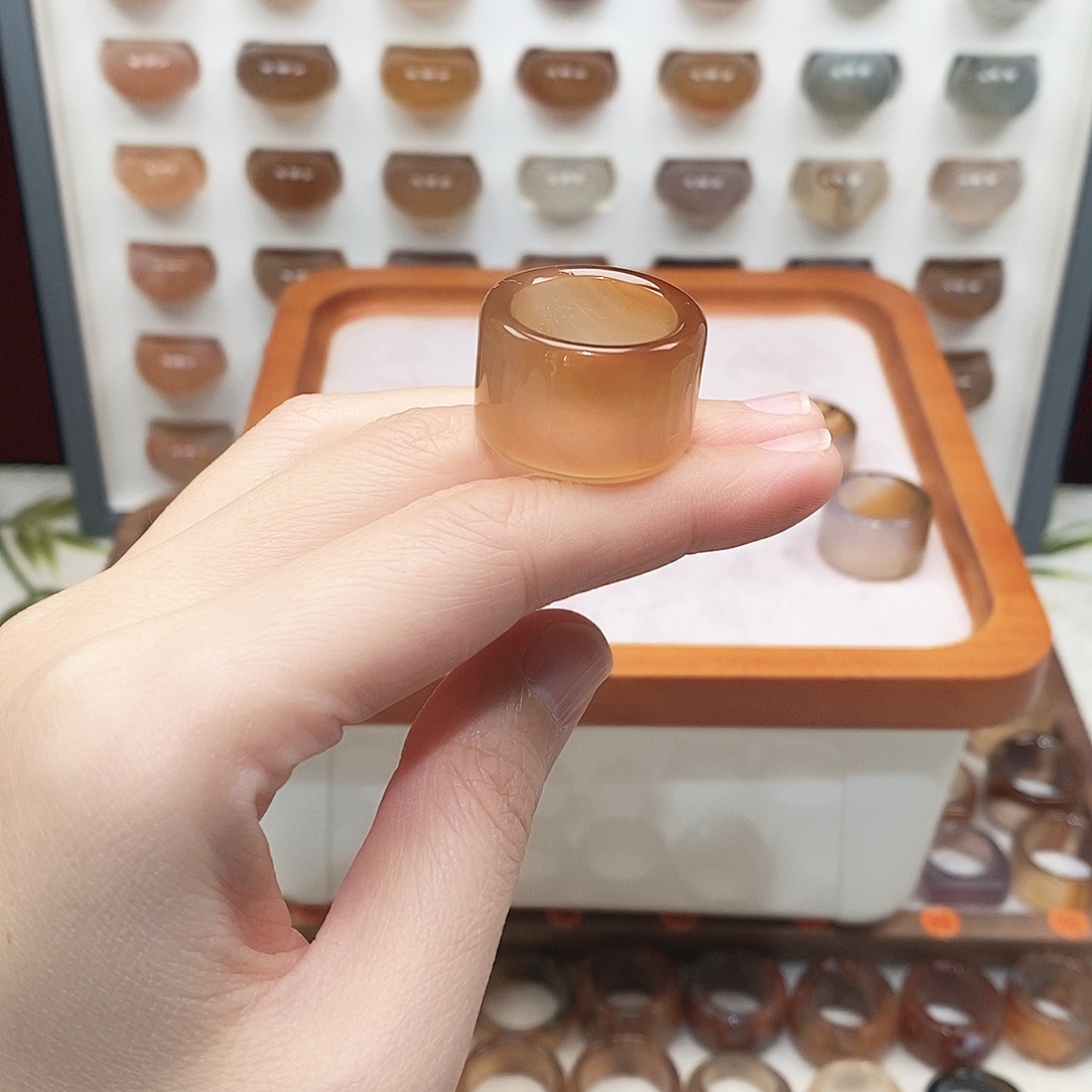 L****玛瑙/玉髓未镶嵌戒指港17