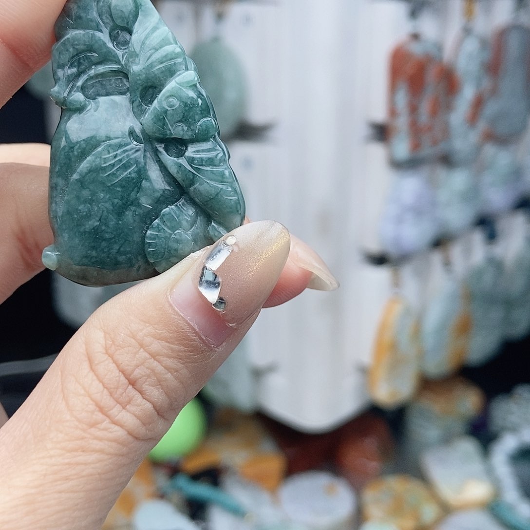 翡翠颈饰未镶嵌翡翠