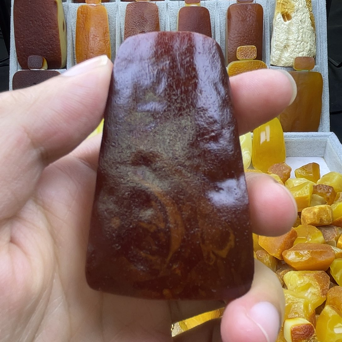 定制蜜蜡足金镶嵌牌子