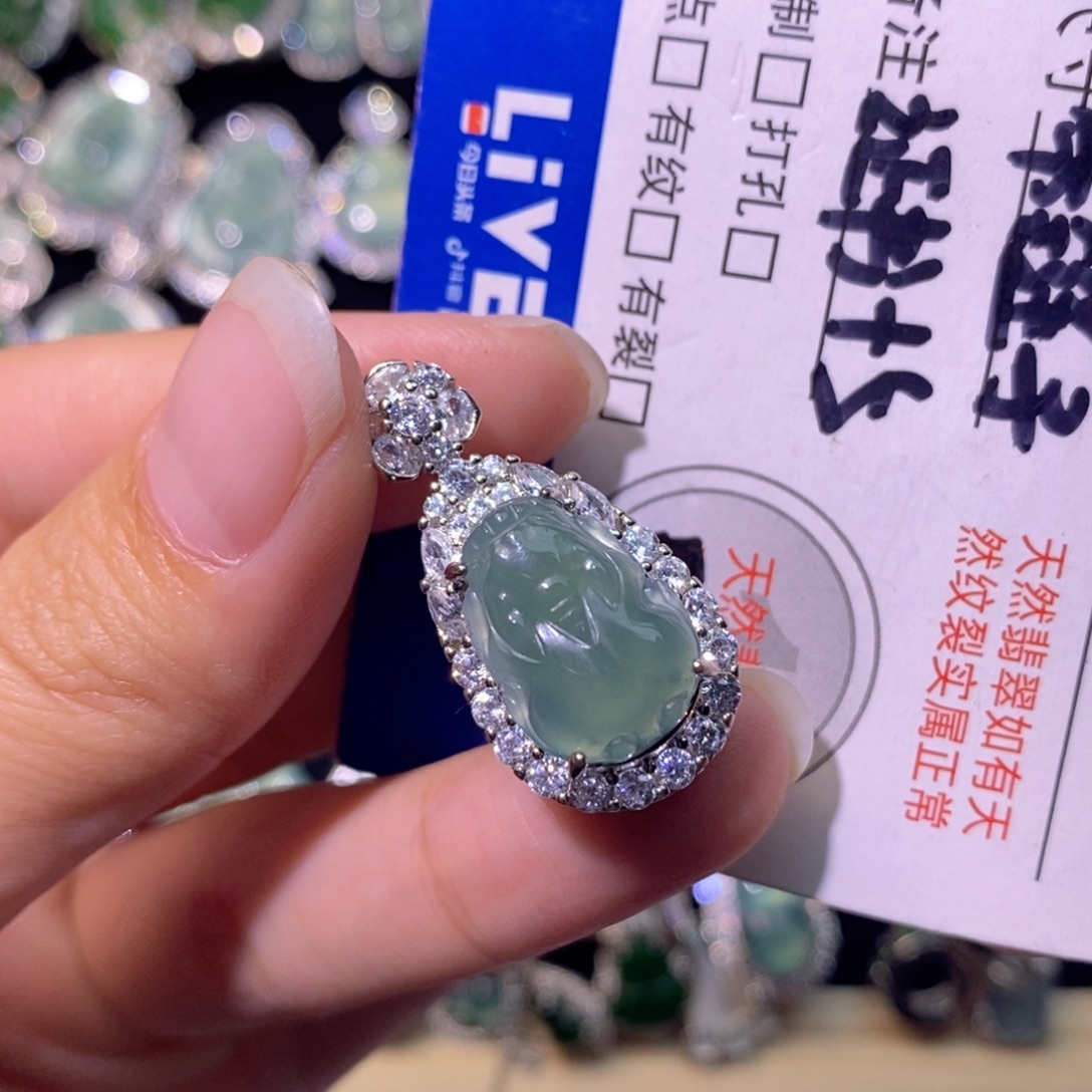 翡翠未镶嵌颈饰天然
