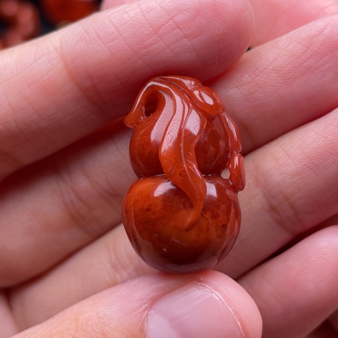 南红玛瑙未镶嵌珠宝奇石葫芦吊坠