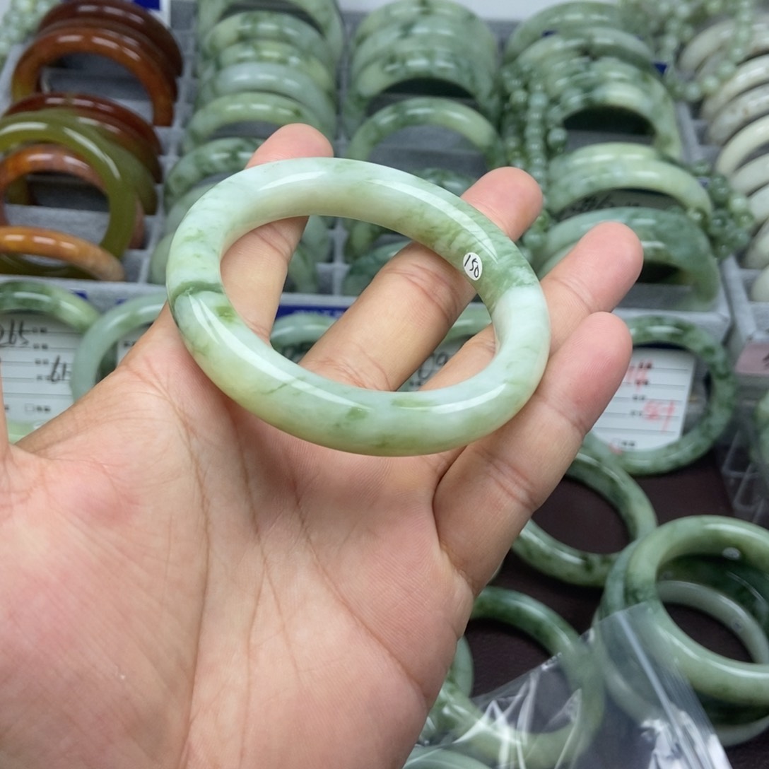 淡***忘蛇纹石玉未镶嵌手镯