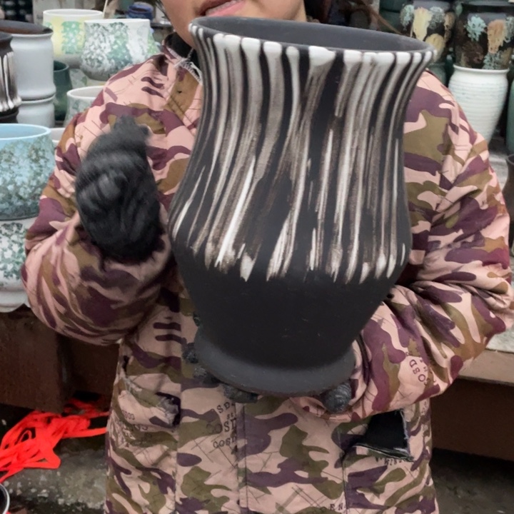 紫砂花盆口20高31瑕疵瑕疵